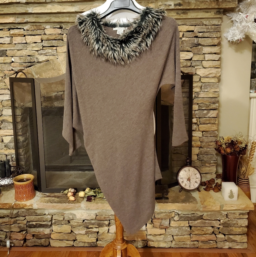 EUC/ Swoon Boutique Brown Tunics